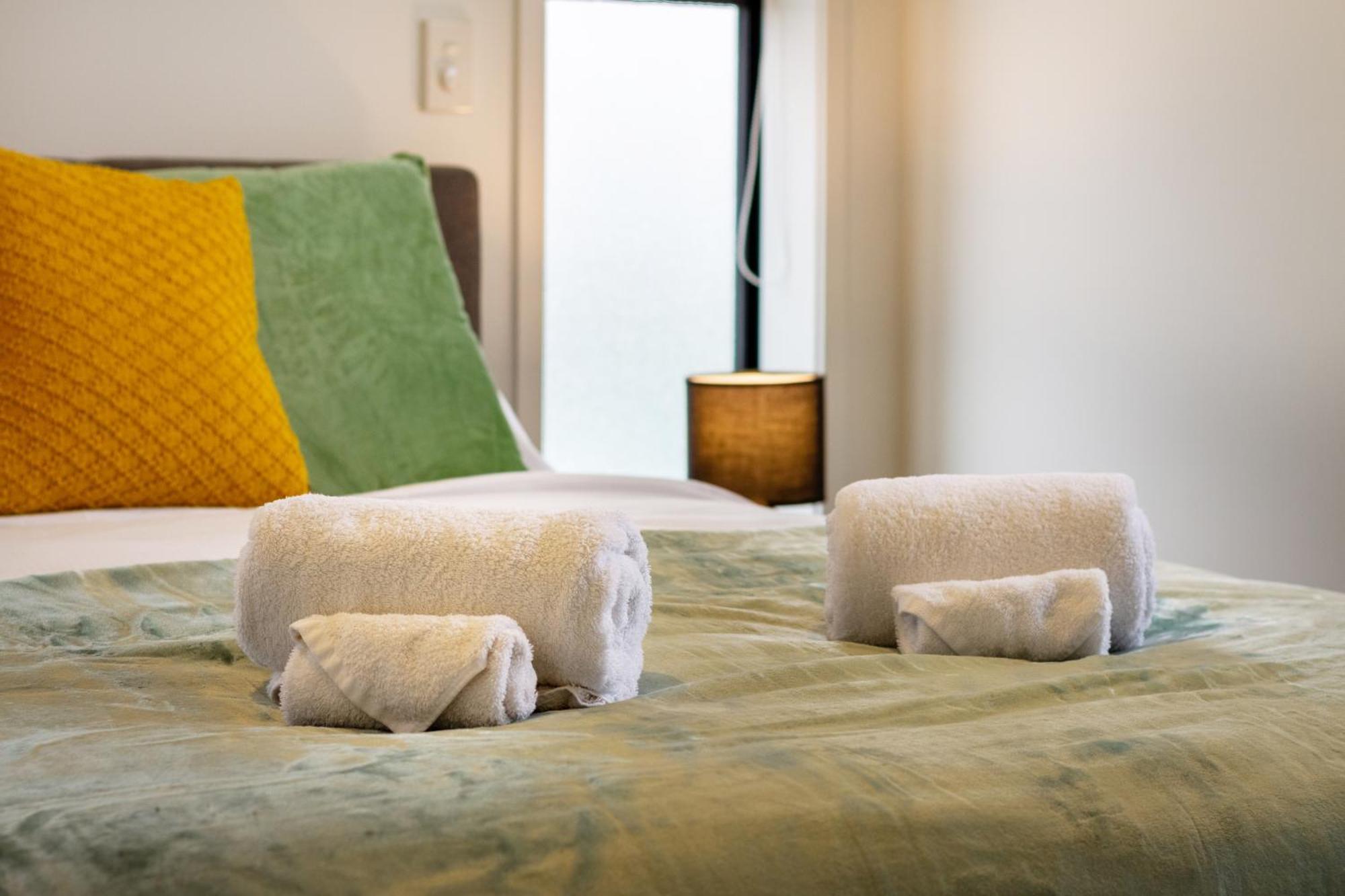 Serene Living 2 Bed With Carpark Christchurch Exteriör bild