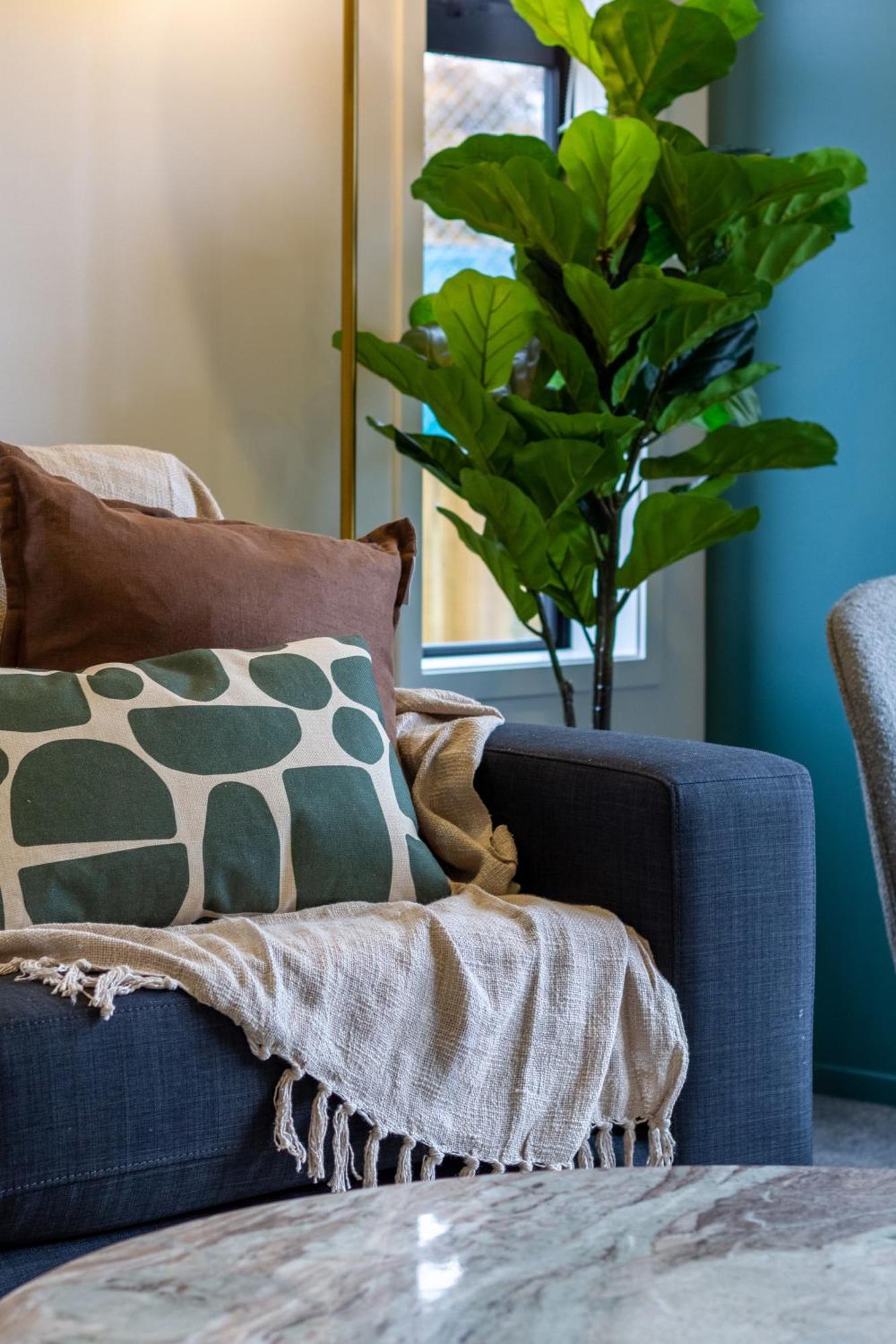Serene Living 2 Bed With Carpark Christchurch Exteriör bild