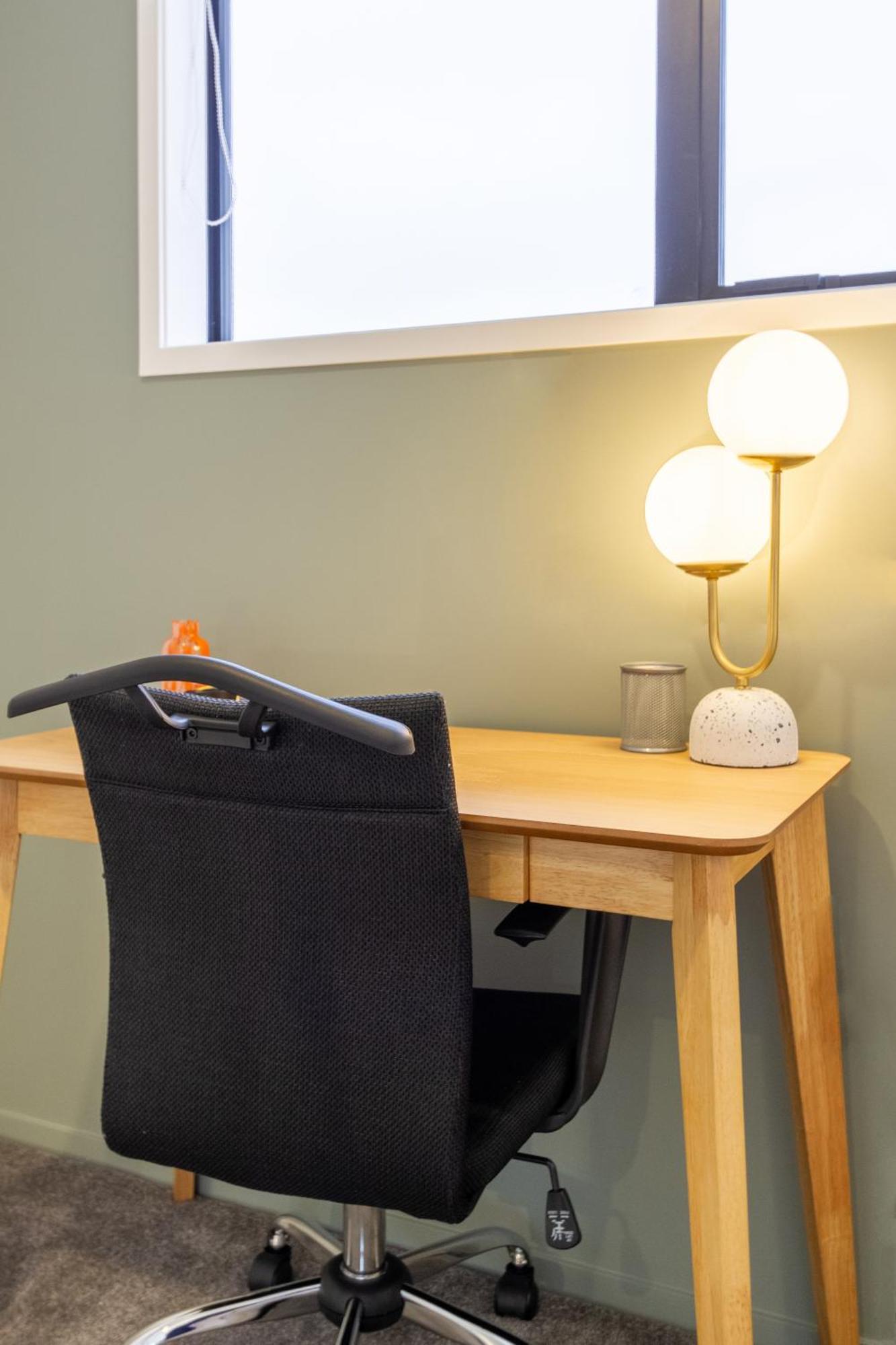 Serene Living 2 Bed With Carpark Christchurch Exteriör bild