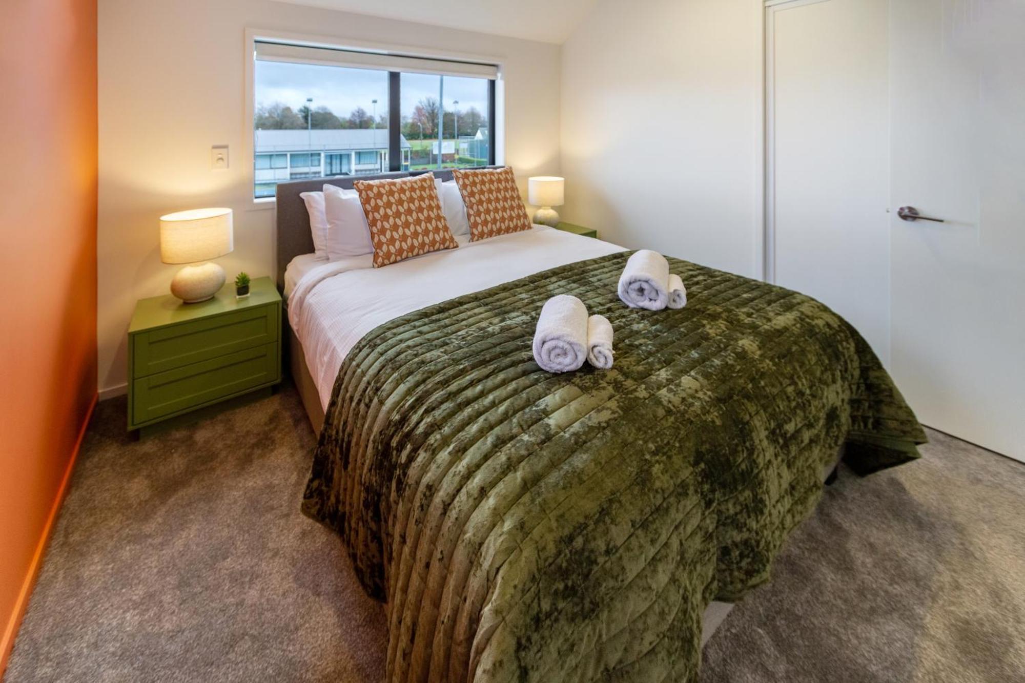 Serene Living 2 Bed With Carpark Christchurch Exteriör bild