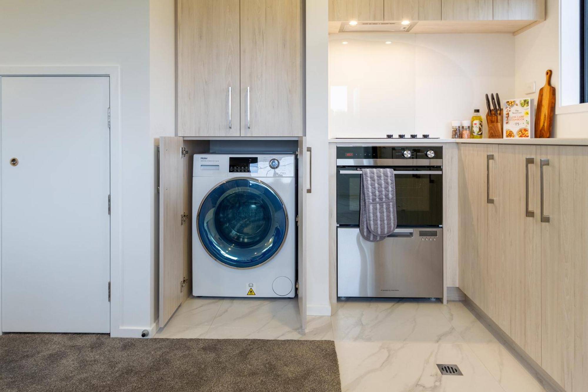 Serene Living 2 Bed With Carpark Christchurch Exteriör bild